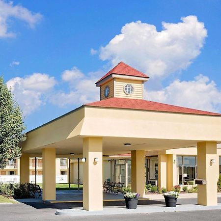 Days Inn By Wyndham איסטון מראה חיצוני תמונה