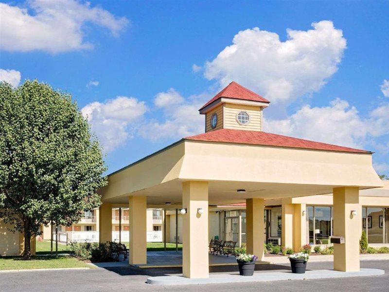 Days Inn By Wyndham איסטון מראה חיצוני תמונה