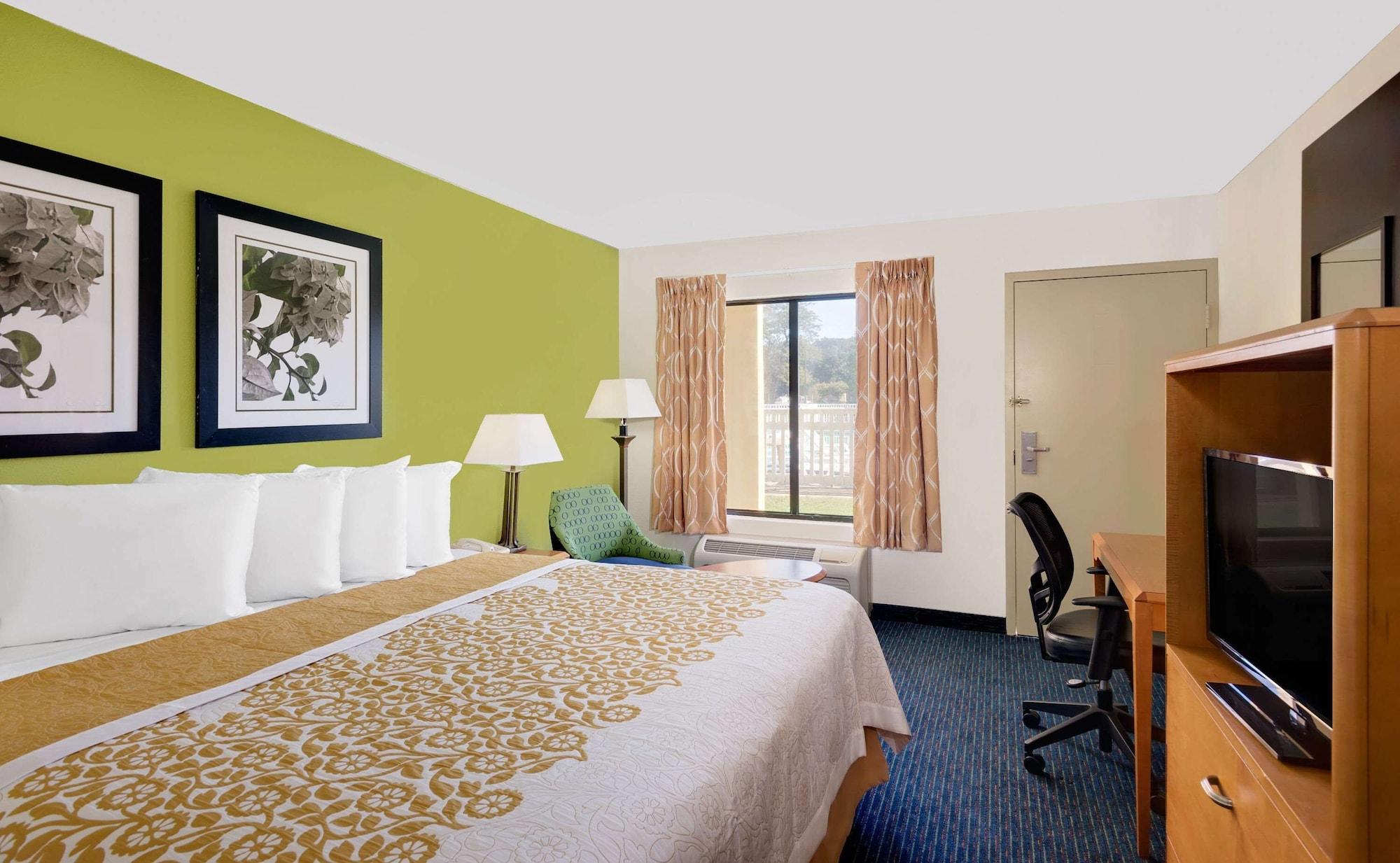 Days Inn By Wyndham איסטון מראה חיצוני תמונה