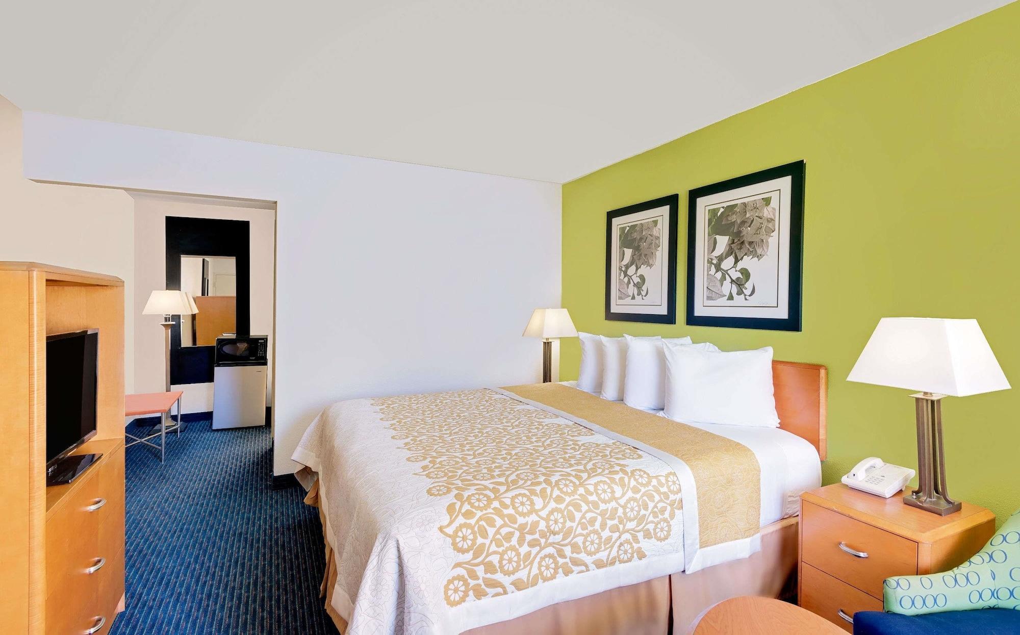 Days Inn By Wyndham איסטון מראה חיצוני תמונה