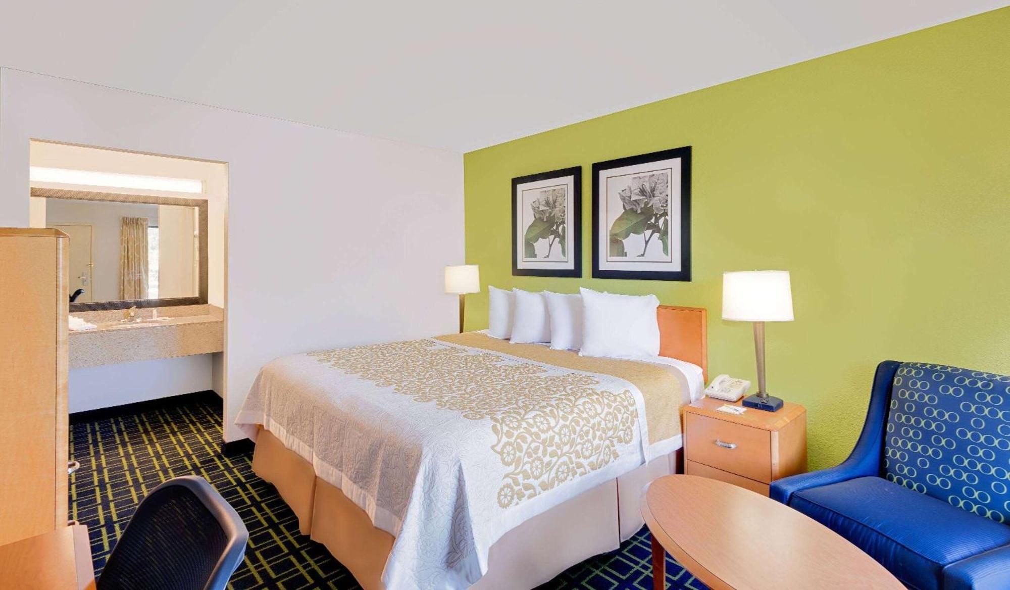 Days Inn By Wyndham איסטון מראה חיצוני תמונה