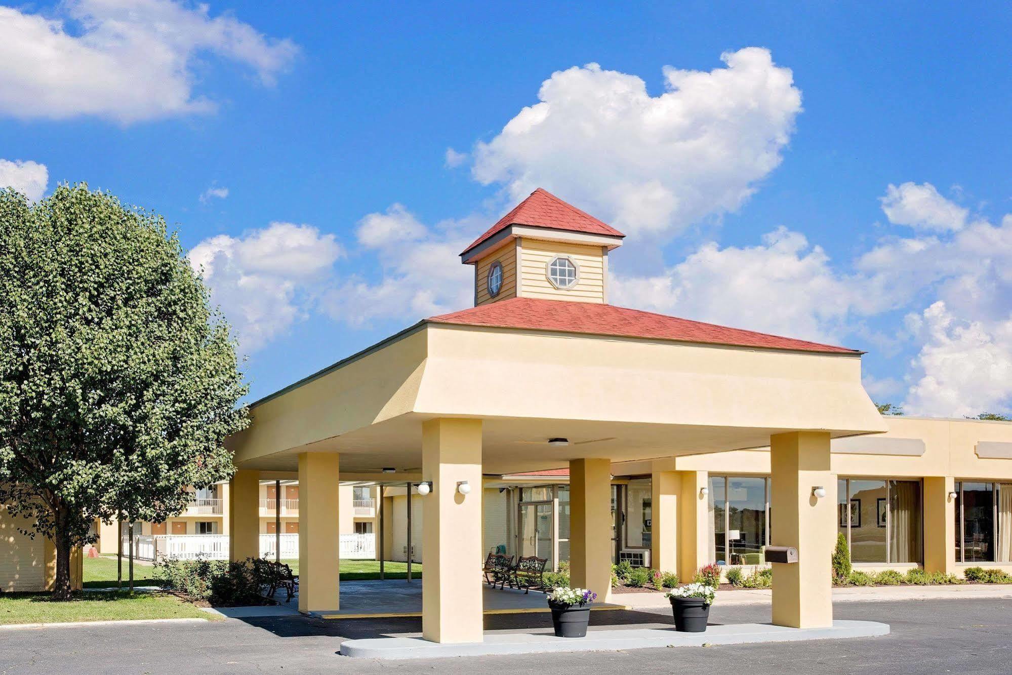 Days Inn By Wyndham איסטון מראה חיצוני תמונה