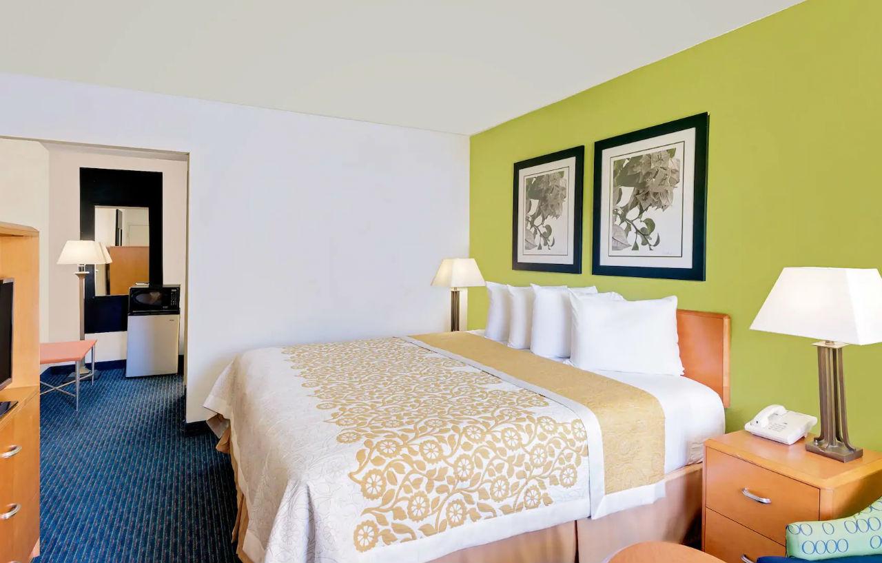 Days Inn By Wyndham איסטון מראה חיצוני תמונה